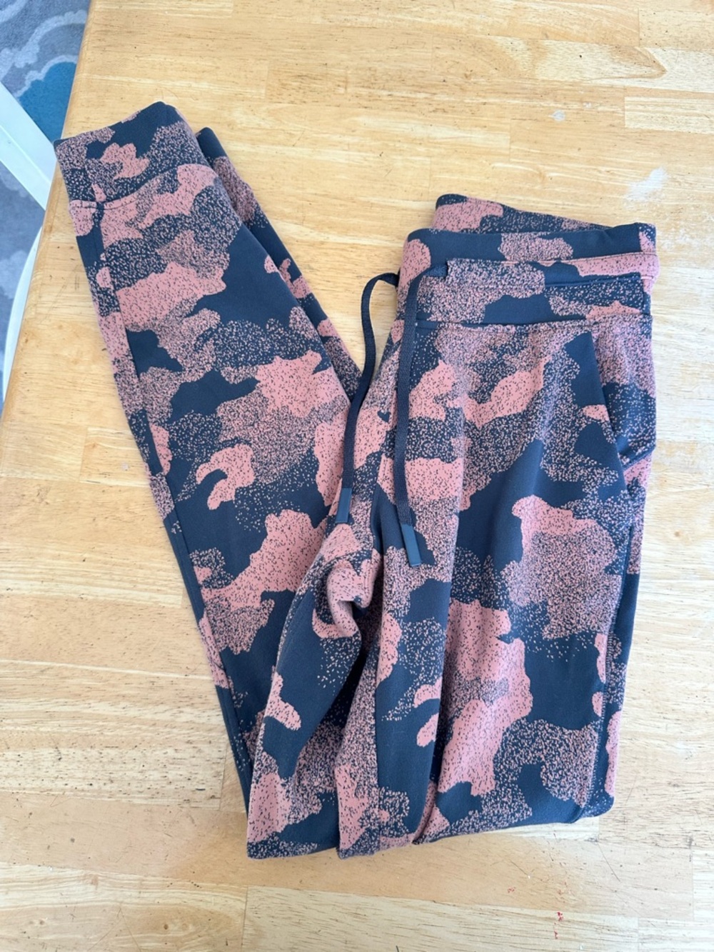 Lululemon ready to Rulu joggers size 4